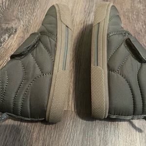 Carters Mateo Boot toddler sneaker size 10